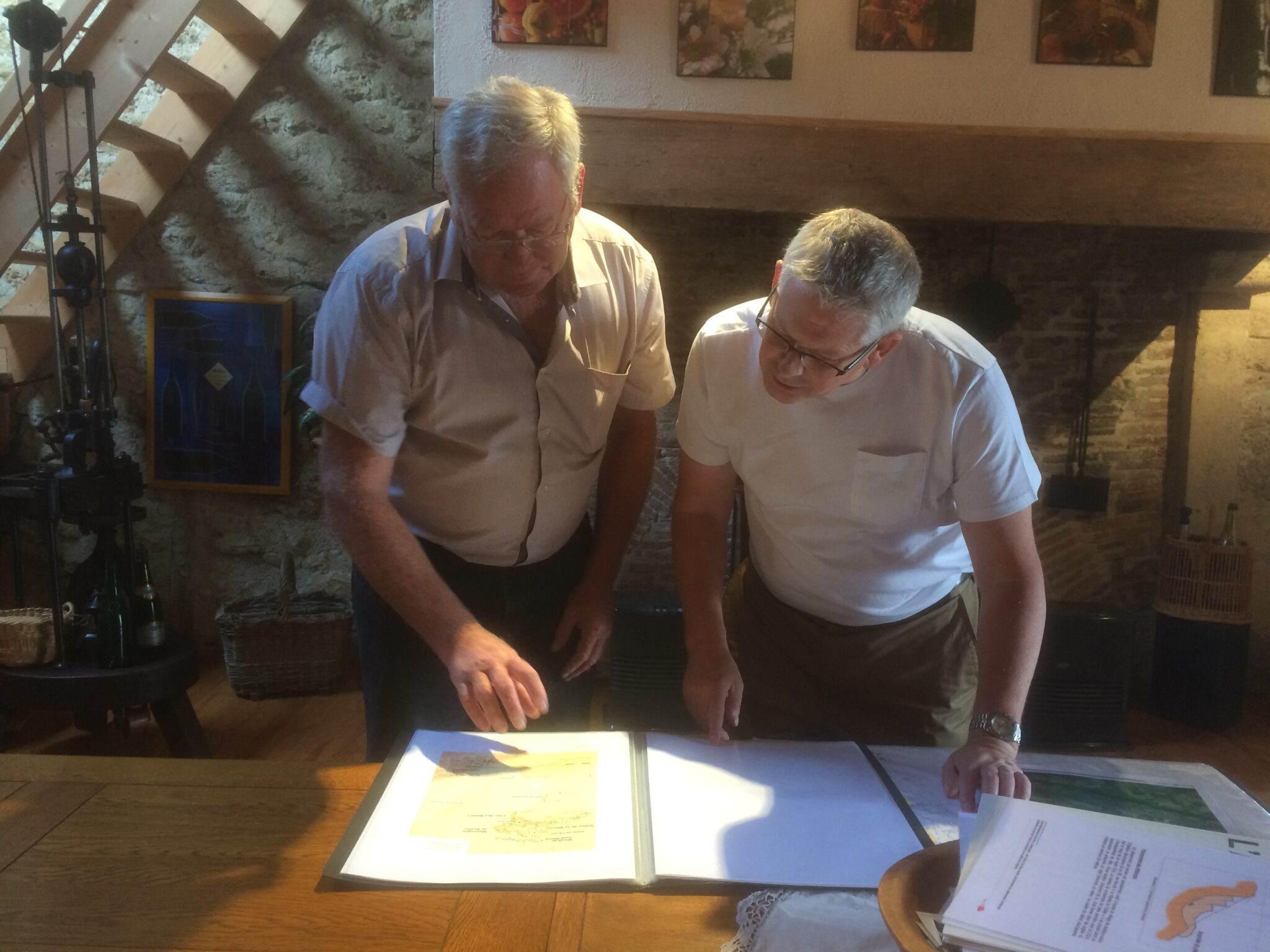 sparkling_wine_and_chocolate.jpg (287 KB)